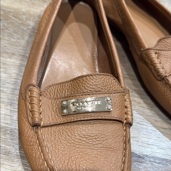 COACH FREDRICA Size 8B Loafers Pebbled Leather Tan Moccasins Slip On Flats - Picture 2 of 9
